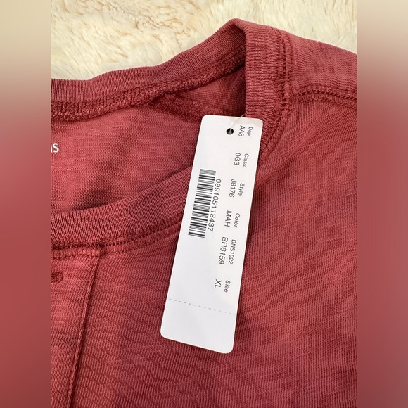 Men’s J Crew Factory Long Sleeve Crew Shirt - Picture 3 of 3